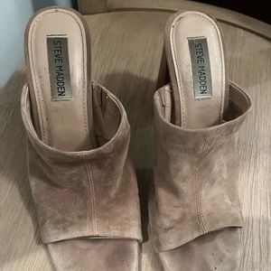 Steve Madden tan mule heels